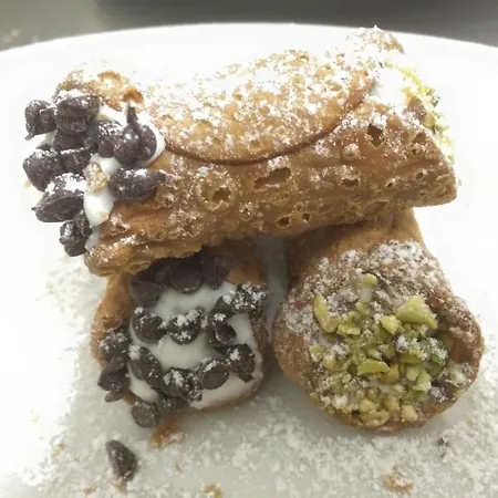 Student's Della Ghiara