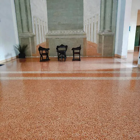 Student's Della Ghiara *