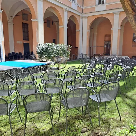 Student's Della Ghiara *