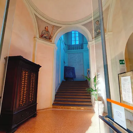 Student's Della Ghiara