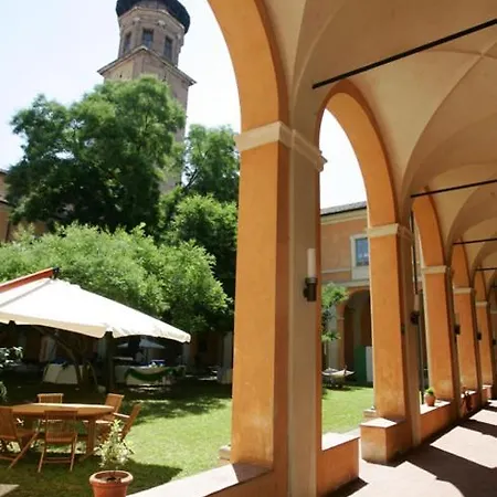 Student's Della Ghiara Hostel *