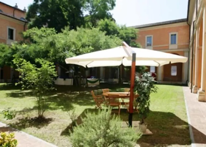 Student's Della Ghiara *